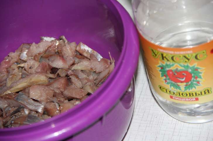 Маринованная селедка с луком и уксусом – пошаговый рецепт приготовления с фото