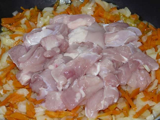 Курица, запеченная с рисом в горшочке : Вторые блюда