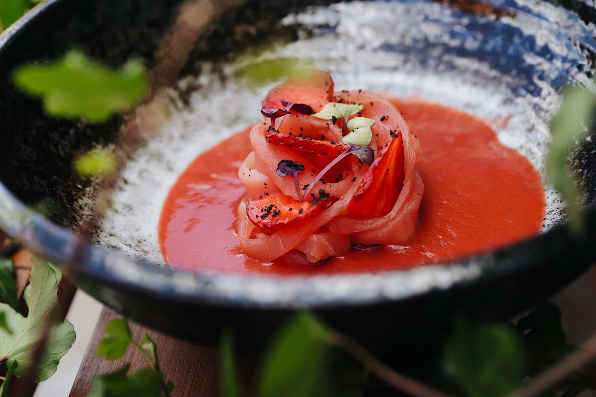 3 рецепта летних холодных супов от Рустама Тангирова - фотография № 1