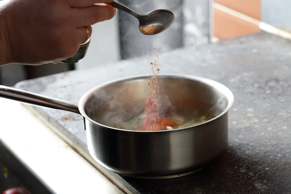 Индейка с соусом карри, морковью и тыквой от шеф-повара ресторана «Федя, дичь!»
