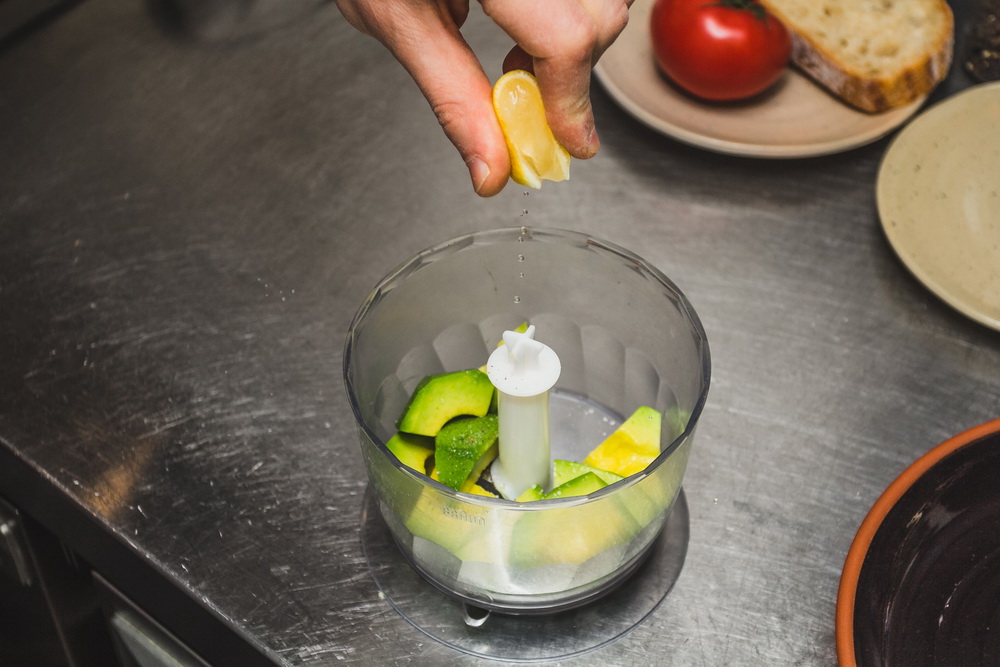 Тост с авокадо от шеф-повара ресторана Masters&Margaritas - фотография № 6