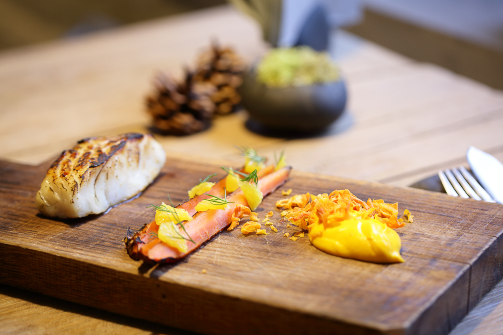 Медовая треска с прутьями из запеченной моркови и морковным пюре от шеф-повара ресторана северной кухни BJORN - фотография № 27