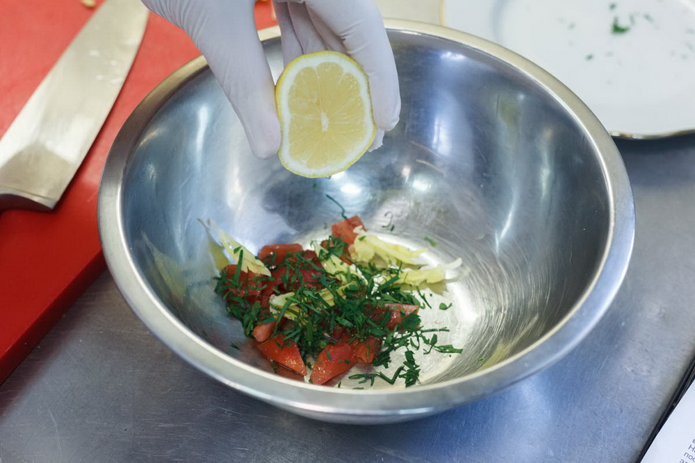 Тёплый салат с щупальцами осьминога от шеф-повара ресторана «Архив 13» - фотография № 38