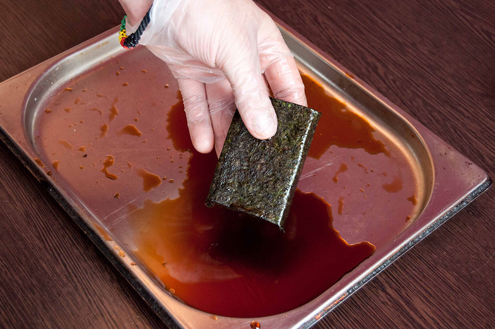 Тофу в водорослях нори с соусом чили от шеф-повара ресторана «Квартира №162» - фотография № 6