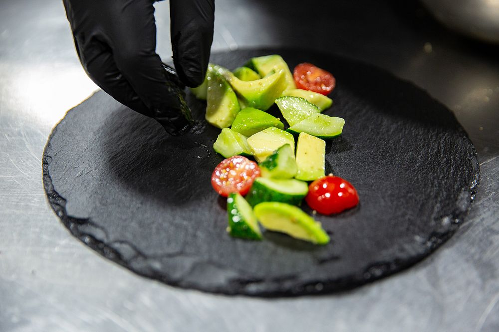 Салат с кальмаром от шеф-повара ресторана Stone Crab - фотография № 5