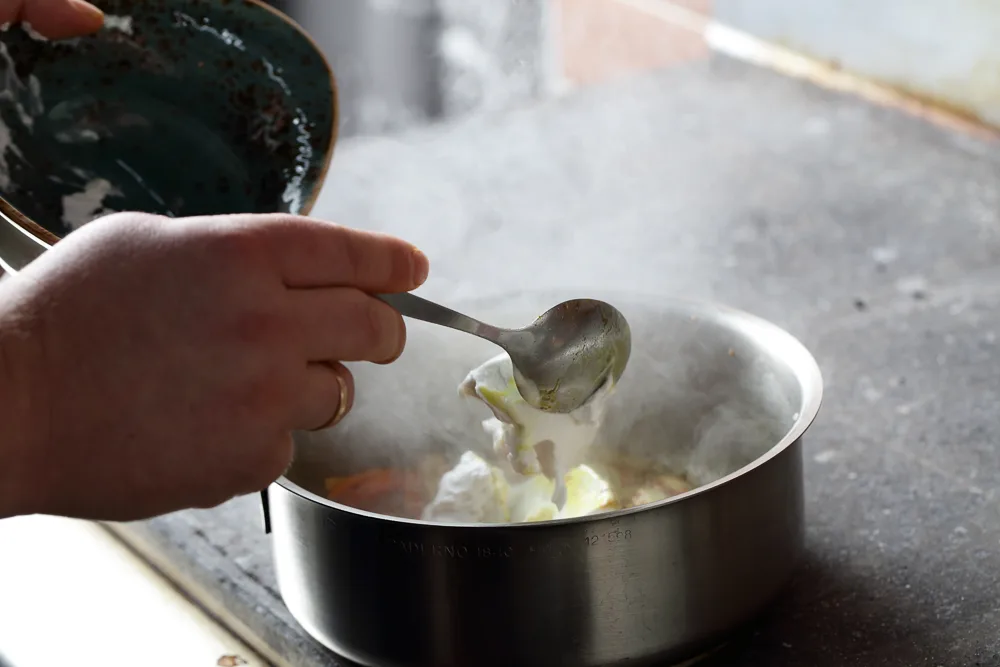Индейка с соусом карри, морковью и тыквой от шеф-повара ресторана «Федя, дичь!»