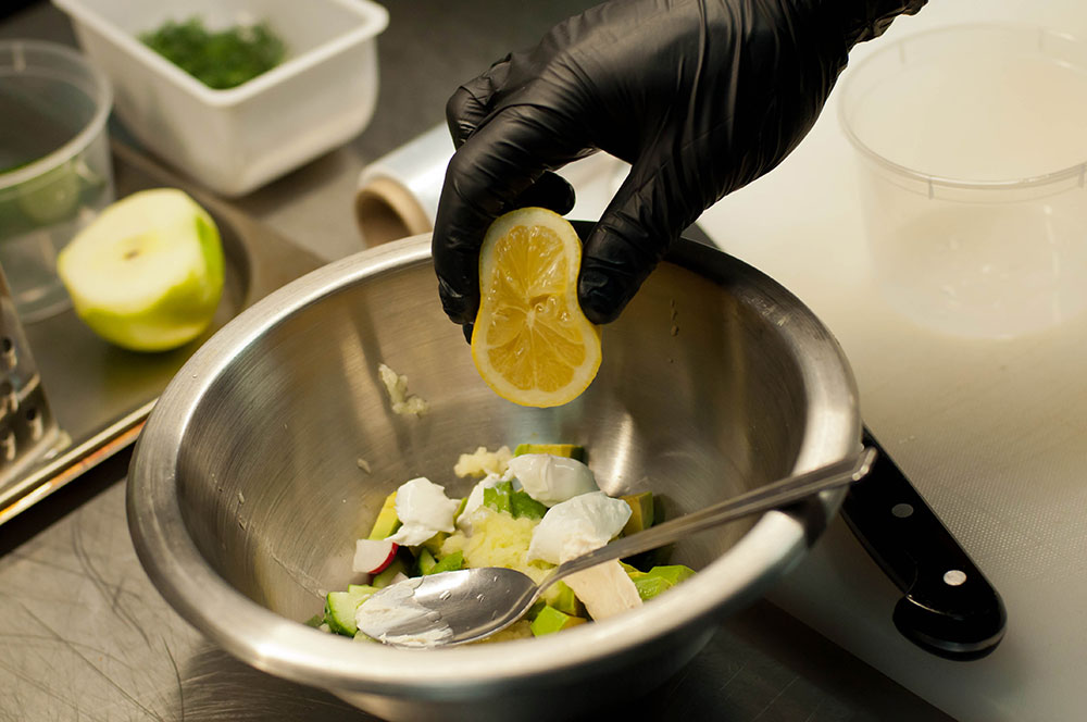 Филе семги гриль со шпинатом и овощами по рецепту бренд-шефа ресторана «Блок» - фотография № 9