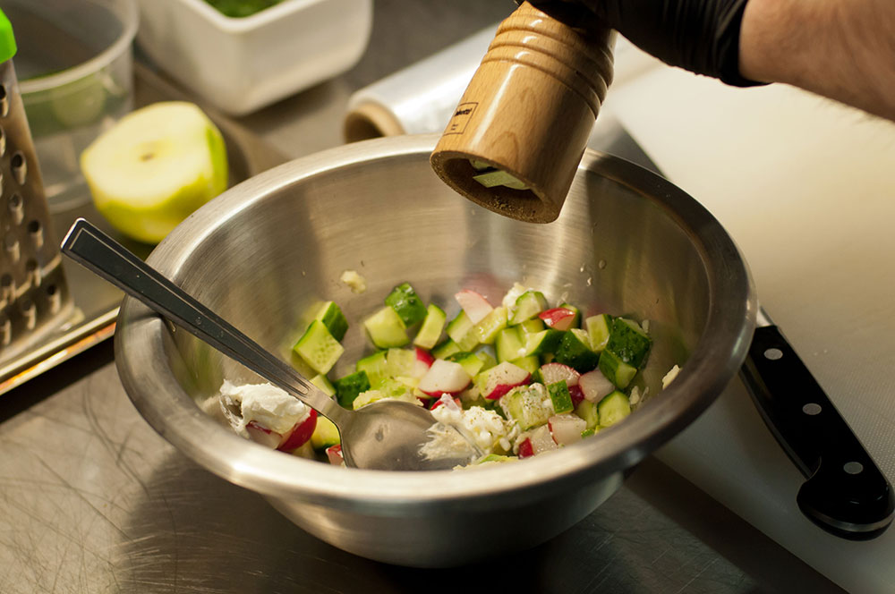 Филе семги гриль со шпинатом и овощами по рецепту бренд-шефа ресторана «Блок» - фотография № 8