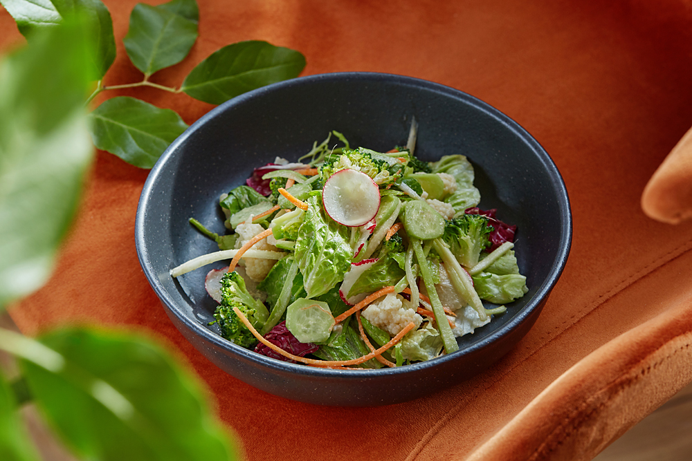 Салат овощной с имбирной заправкой от бренд-шефа ресторана «Магадан» - фотография № 1