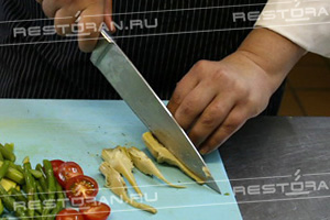 Салат с жареными гребешками от шеф-повара ресторана "Дискавери" - фотография № 8