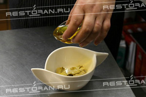 Салат с жареными гребешками от шеф-повара ресторана "Дискавери" - фотография № 11
