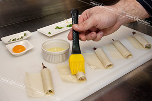 Креветки в хрустящем тесте с имбирем и кинзой в кисло-сладком соусе от шеф-повара ресторана "PrimaVera" - фотография № 12