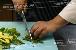 Салат с жареными гребешками от шеф-повара ресторана "Дискавери" - фотография № 6
