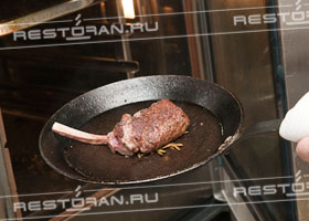 Каре ягненка с трюфельным картофелем от шеф-повара ресторана "Кухня" - фотография № 6