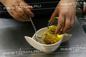Салат с жареными гребешками от шеф-повара ресторана "Дискавери" - фотография № 14