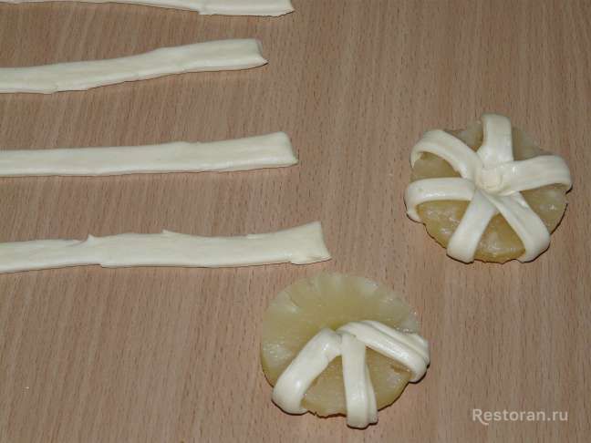"Ромашки" ананасы в слоёном тесте - фотография № 2