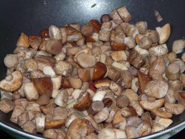 Жаренный картофель с лесными грибами "по деревенски" - фотография № 2