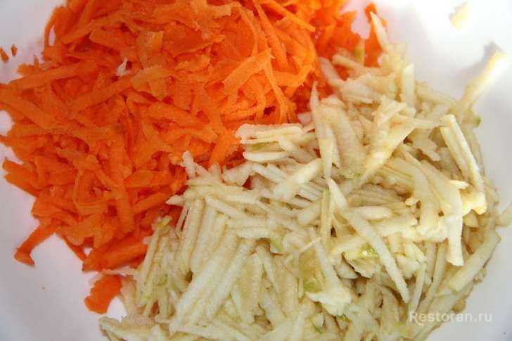 Салат из моркови, яблок и овсяных хлопьев - фотография № 2