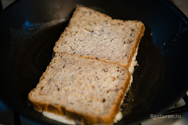 Французский тост из зернового хлеба с джемом - фотография № 5
