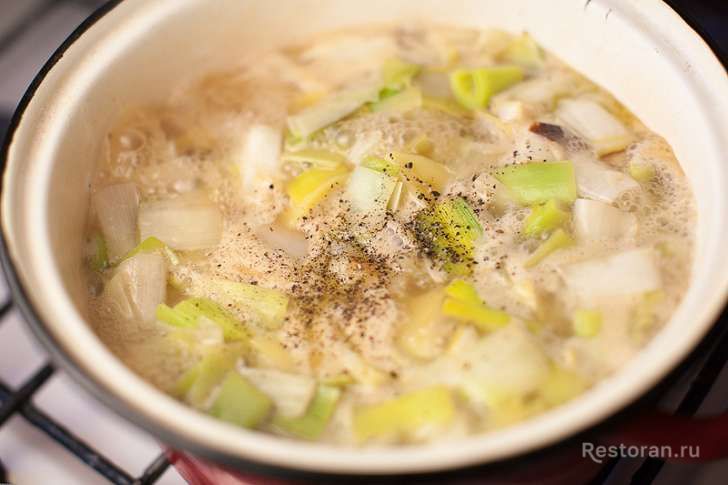 Крем-суп из лука-порея и картофеля с мидиями - фотография № 10
