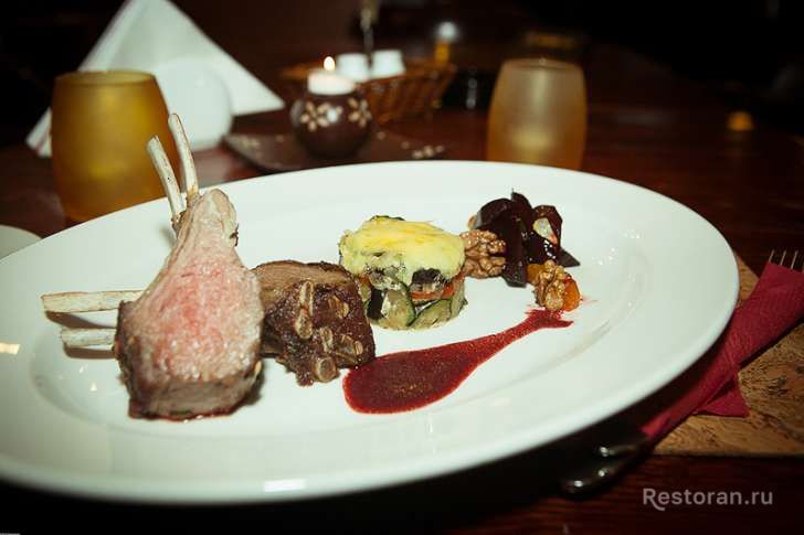 Каре ягненка с овощным гратеном и запеченной свеклой от ресторана James Cook - фотография № 44
