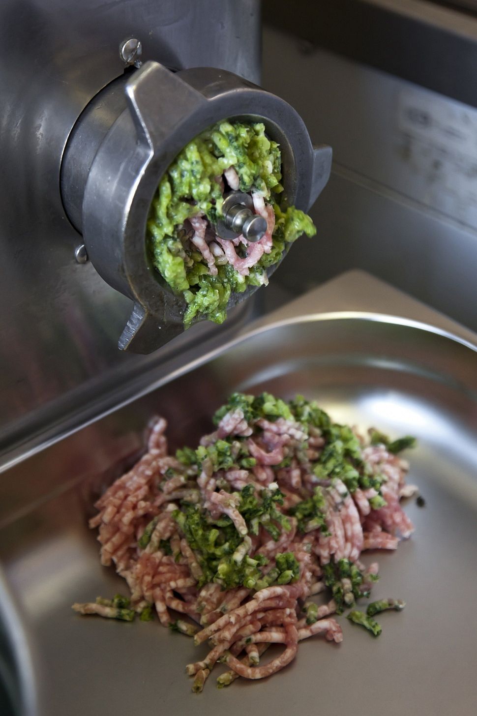 Рецепт хинкали с говядиной и свининой от Ginza Project - фотография № 9