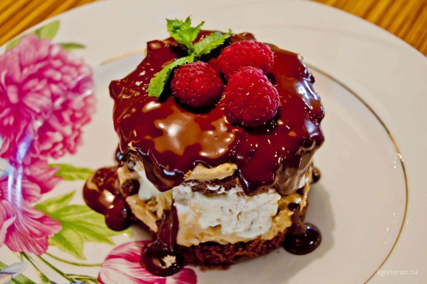 Шоколадно-ореховый торт от ресторана «Березки» - фотография № 18