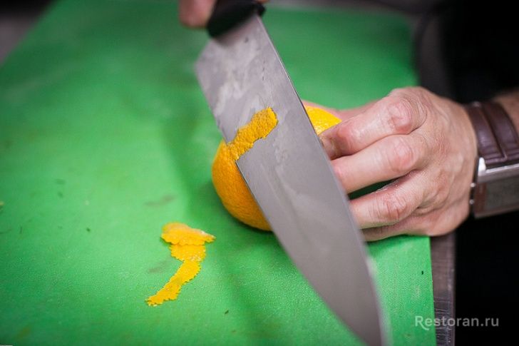 Лосось конфи на салате из фенхеля с клюквой и апельсином - фотография № 8