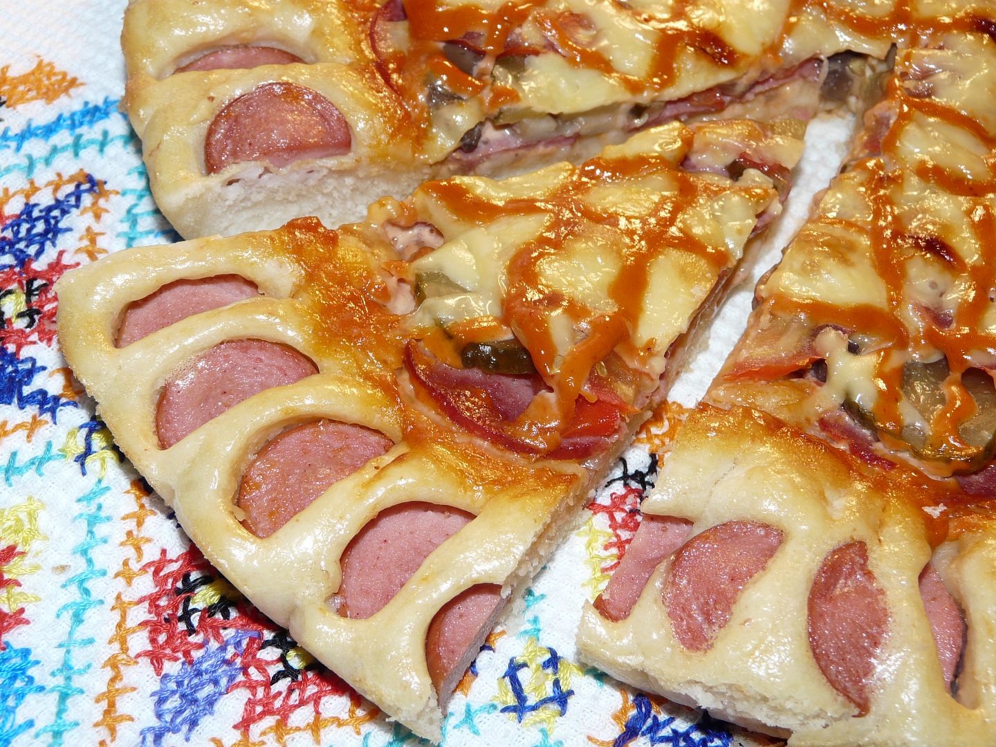 пицца со слоеным тестом в духовке рецепт с колбасой и сыром фото 98