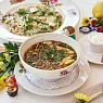 Традиционная окрошка на квасе со свежими овощами, говяжим языком и нежной сметаной
